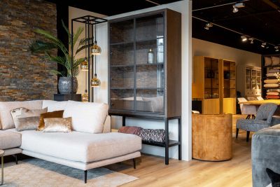 Glaskast eiken rustiek STOER 2drs metaal/op metaal