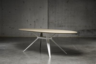 Zwaan eettafel notenhout | Seuren Tafels