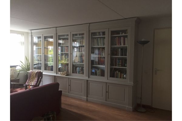 Maatwerk Vitrinekast