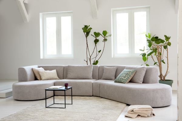 HUG FROM DENMARK | BANK MET VEEL RONDINGEN