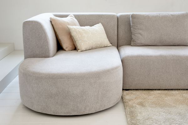 HUG FROM DENMARK | BANK MET VEEL RONDINGEN