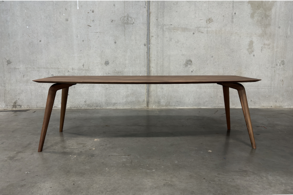 Catch of the Day Eetkamertafel notenhout