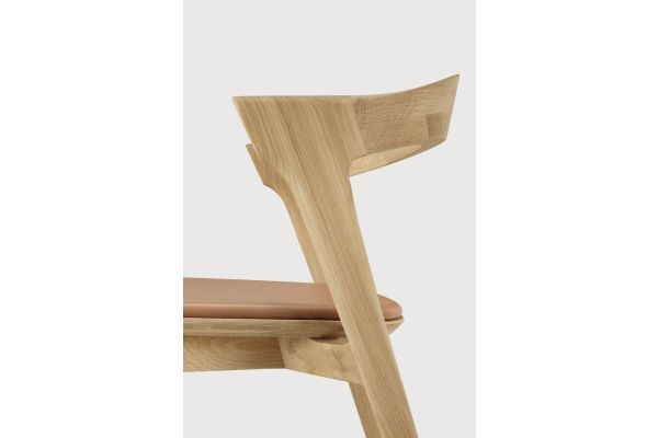 Bok dining chair - varnished oak - Sienna leather
