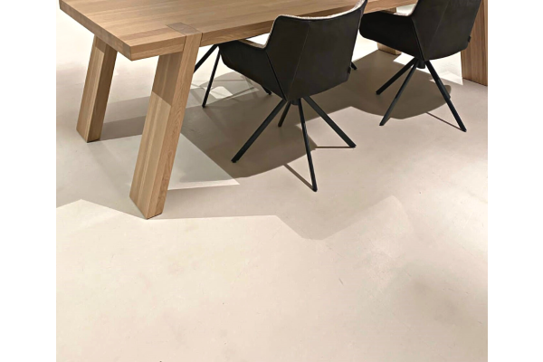 Gulliver Spagaat eettafel staal eikenhout