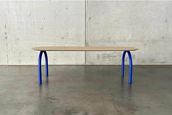 Tunnel eettafel notenhout | Seuren Tafels 