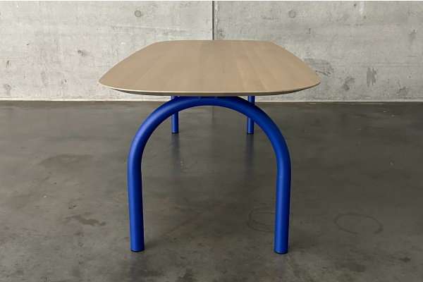 Tunnel eettafel notenhout | Seuren Tafels 