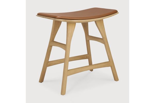 OSSO STOOL - VARNISHED OAK - COGNAC LEATHER 