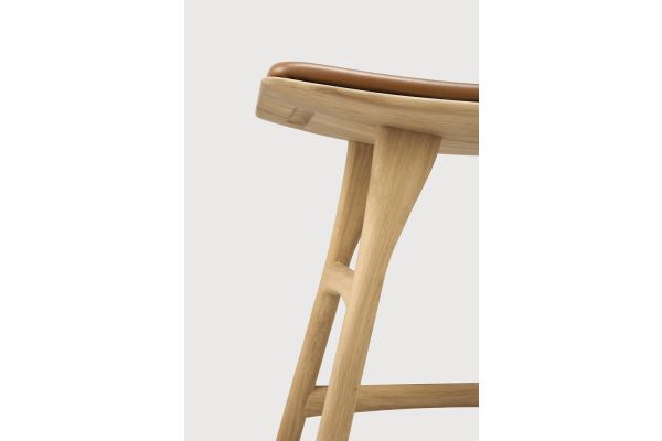 OSSO STOOL - VARNISHED OAK - COGNAC LEATHER 