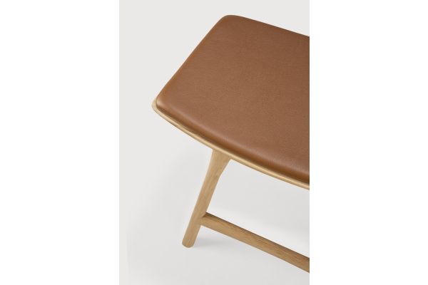 OSSO STOOL - VARNISHED OAK - COGNAC LEATHER 